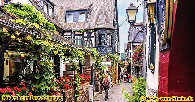 The Drosselgasse is a two meter wide and about 144 m long cobblestone street in Rüdesheim am Rhein, which is visited by about three million people every year.